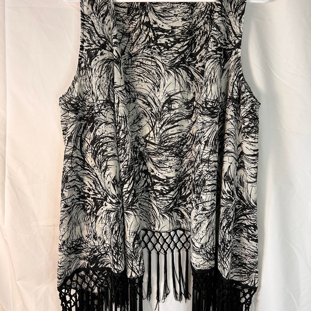 Democracy Women's Sleeveless Boho Fringe‎ Open Vest Size Large - Picture 2 of 7